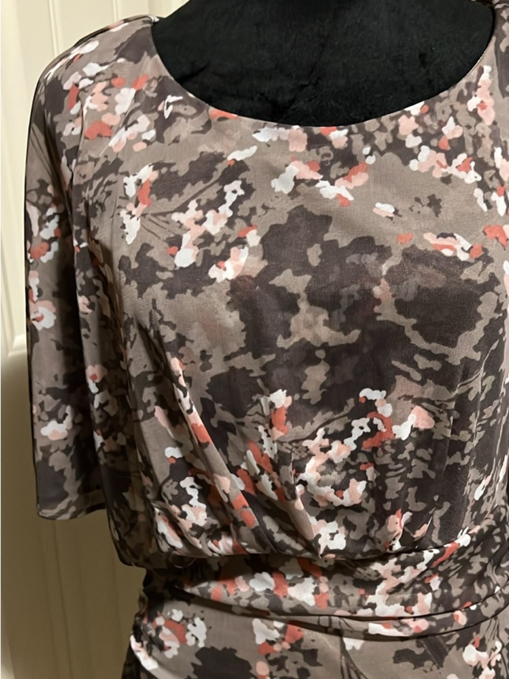 le chateau Multicolor Camo Print Top Taupe, Coral, White